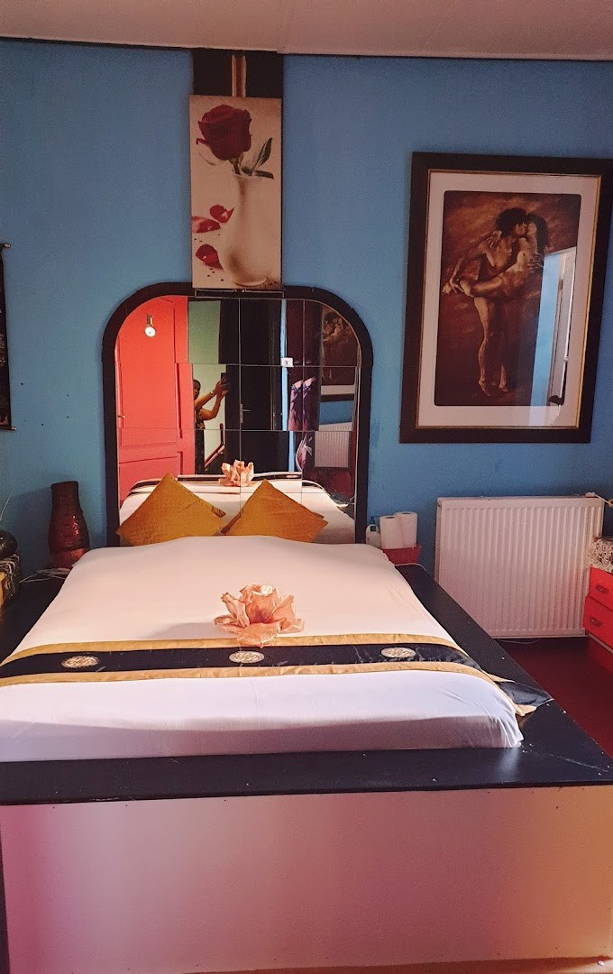 Sainam Thai Massage - Erotic Massage in Rotterdam, Netherlands