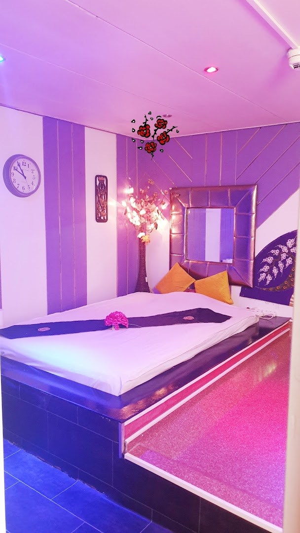 Sainam Thai Massage - Erotic Massage in Rotterdam, Netherlands