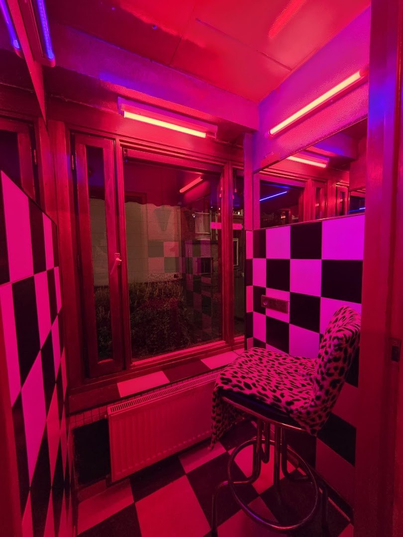 J. Hertogs Raamverhuur/Kamerverhuur - Brothel in The Hague, Netherlands