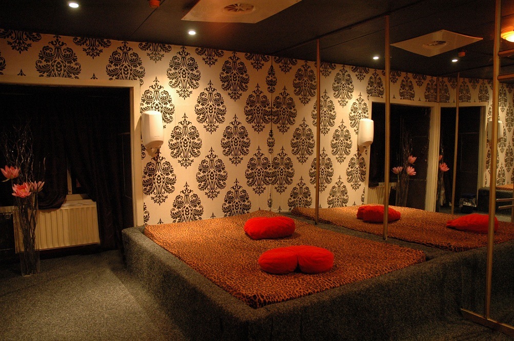 Party Club Swingers Dream - Swinger Club in Waterhuizen, Netherlands