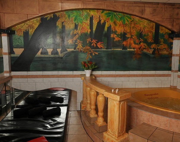 Massagesalon Apeldoorn - Erotic Massage in Wenum Wiesel, Netherlands