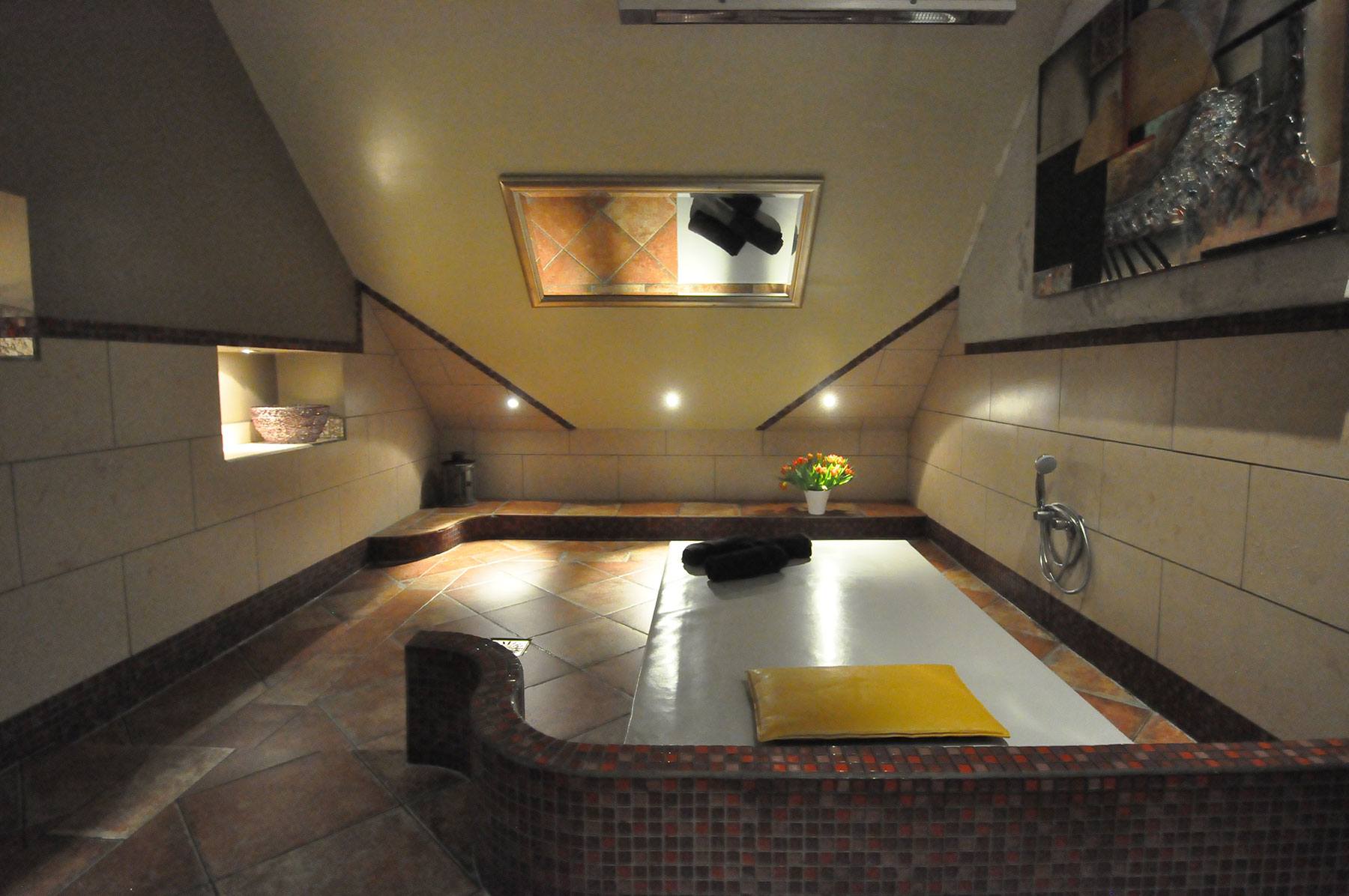 Massagesalon Apeldoorn - Erotic Massage in Wenum Wiesel, Netherlands