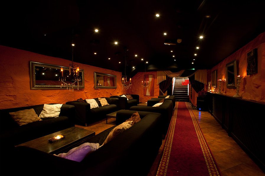 Lotus Showbar - Nightclub in Oslo, Norway