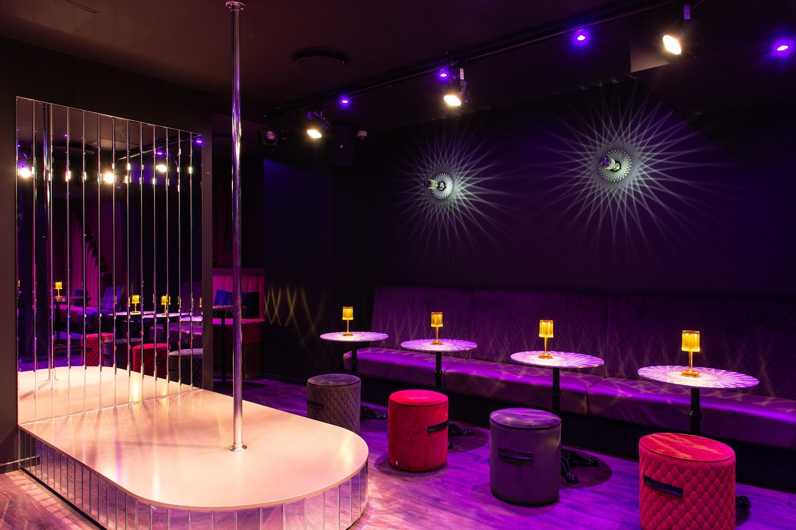 Lotus Showbar - Nightclub in Oslo, Norway