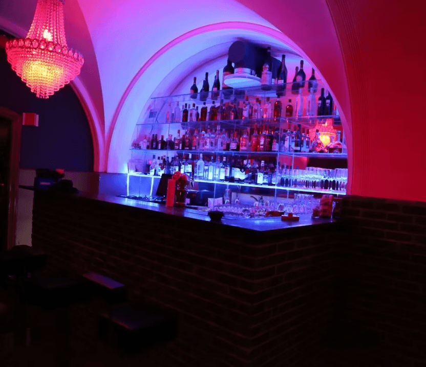 Paradise Showbar - Strip Club And Showbar In Central Oslo - Nightclub in Oslo, Norway