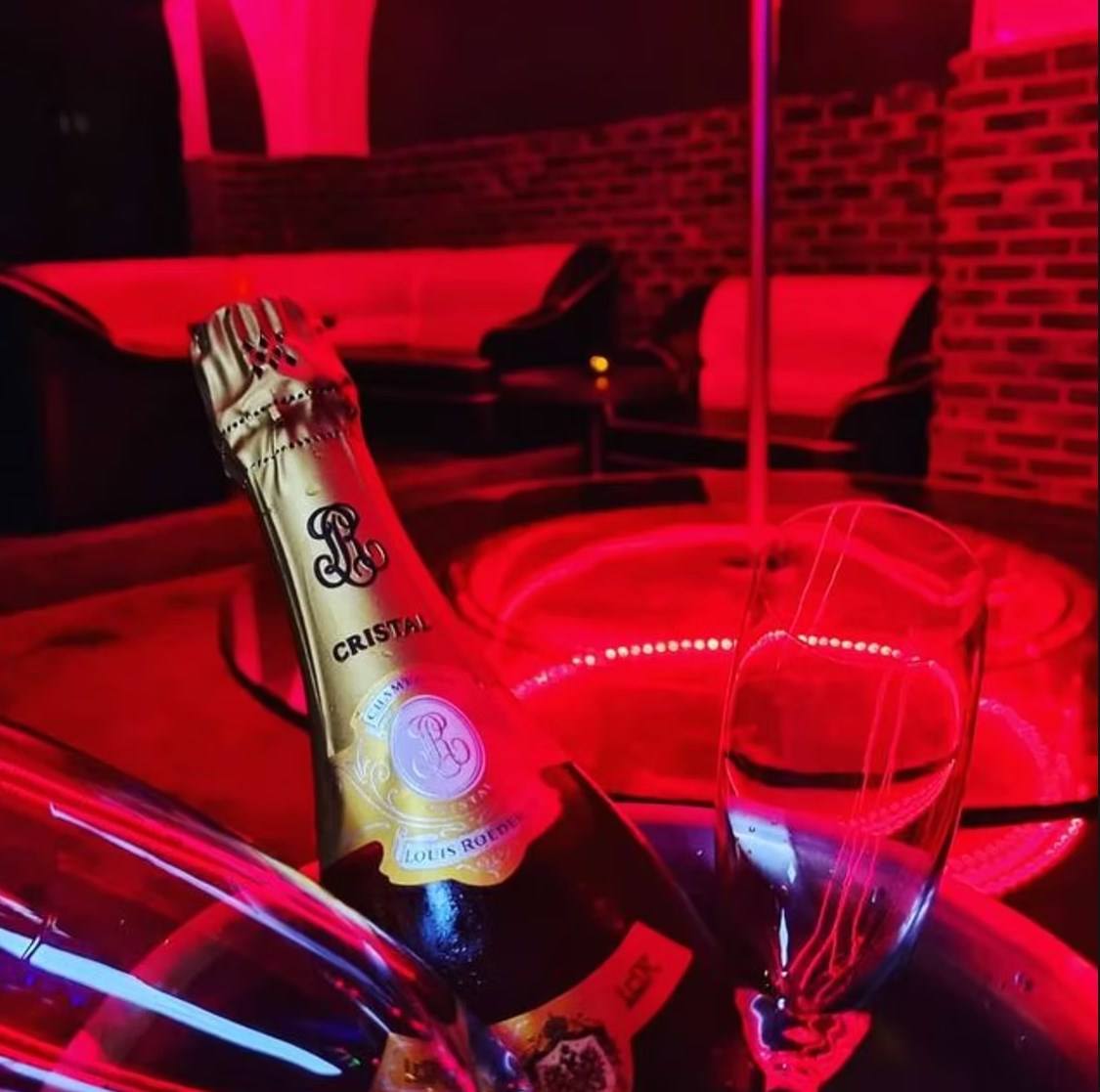 Paradise Showbar - Strip Club And Showbar In Central Oslo - Nightclub in Oslo, Norway