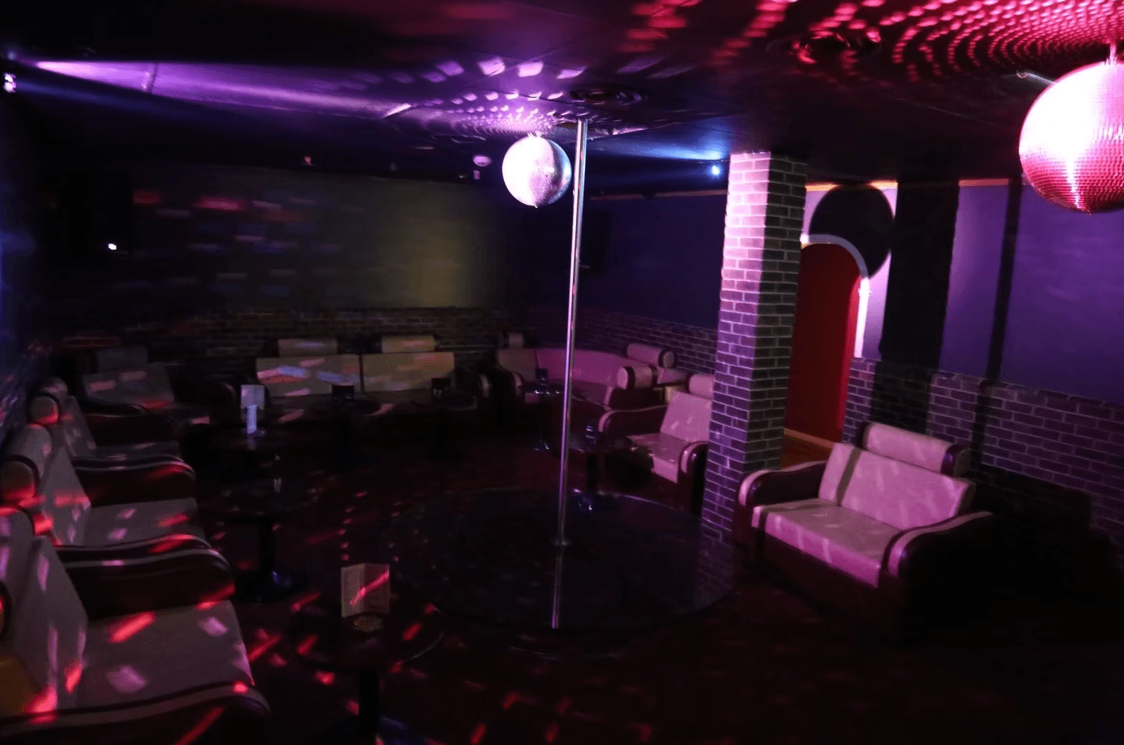Paradise Showbar - Strip Club And Showbar In Central Oslo - Nightclub in Oslo, Norway