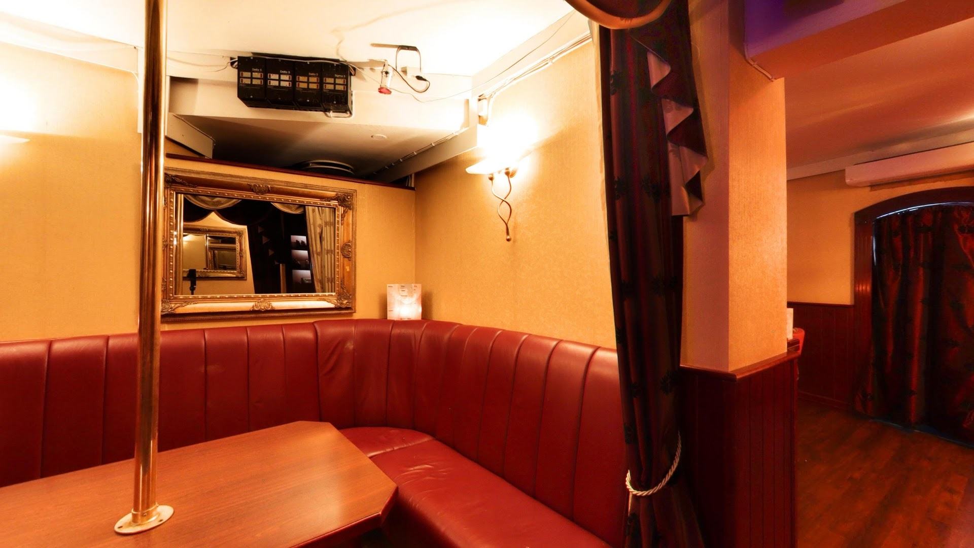 String Showbar - Nightclub in Oslo, Norway