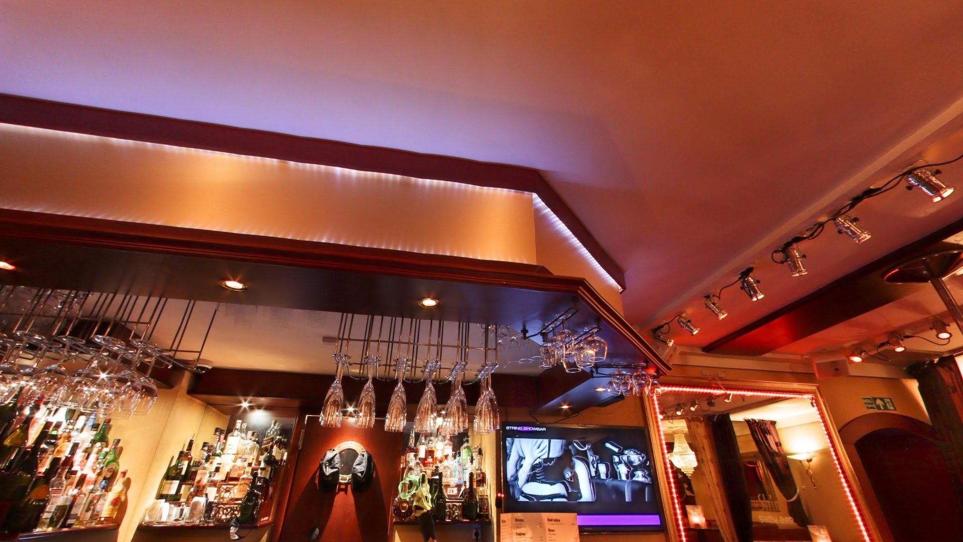 String Showbar - Nightclub in Oslo, Norway