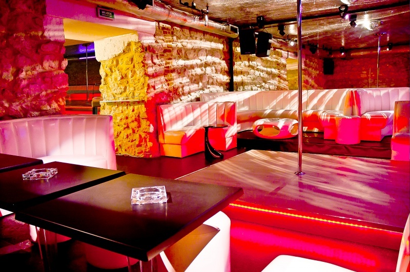 Sapphire Gentlemen's Club - Nightclub in Krakow, Poland