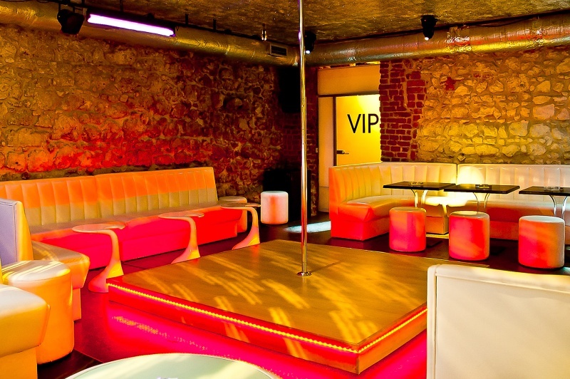 Sapphire Gentlemen's Club - Nightclub in Krakow, Poland