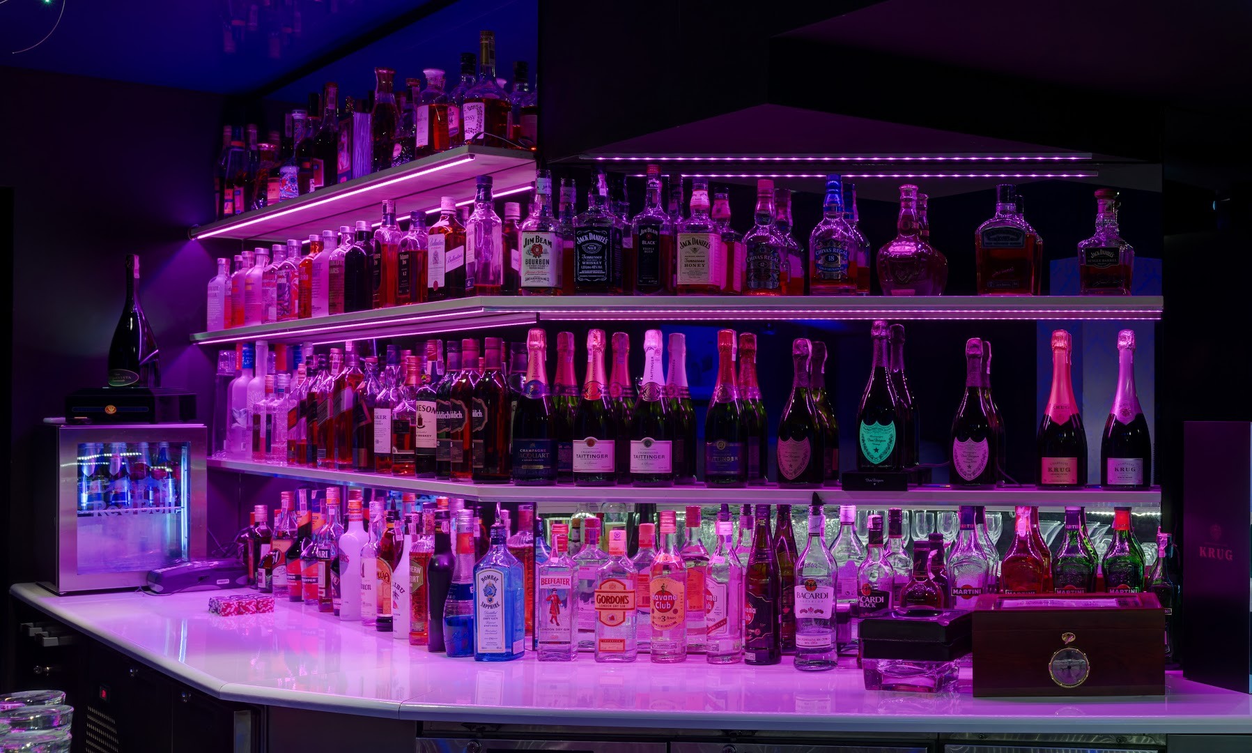 Hustler Gentlemen's Club - Nightclub in Warsaw, Poland