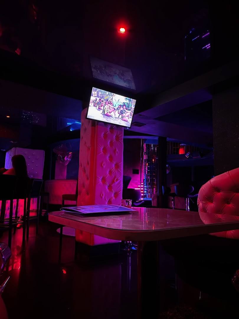 Hustler Gentlemen's Club - Nightclub in Warsaw, Poland