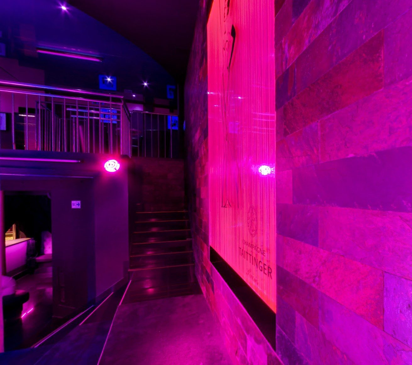 Hustler Gentlemen's Club - Nightclub in Warsaw, Poland