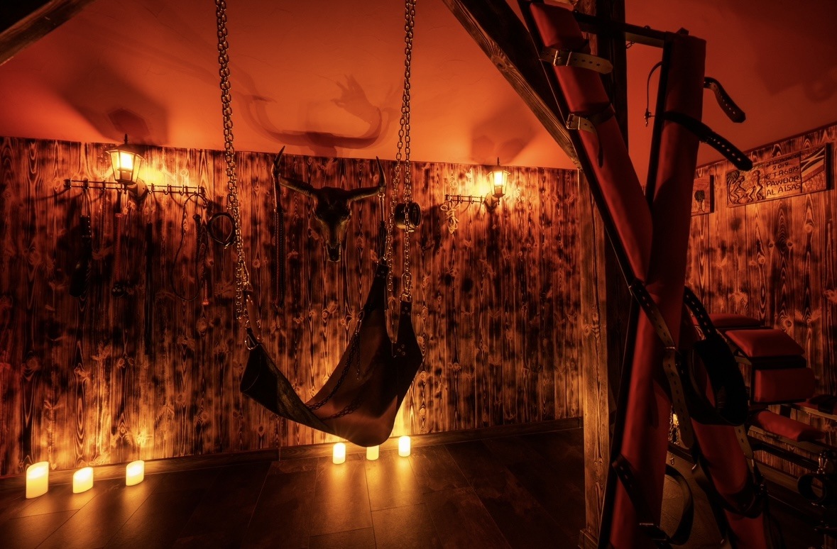 Ray Club Swingers Club Poznań - Swinger Club in Wysogotowo, Poland