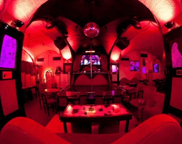 Ménage Strip Club - Nightclub in Lisboa, Portugal
