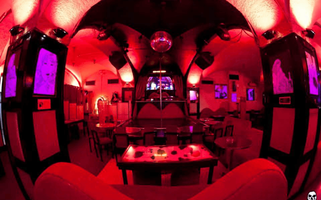 Ménage Strip Club - Nightclub in Lisbon, Portugal