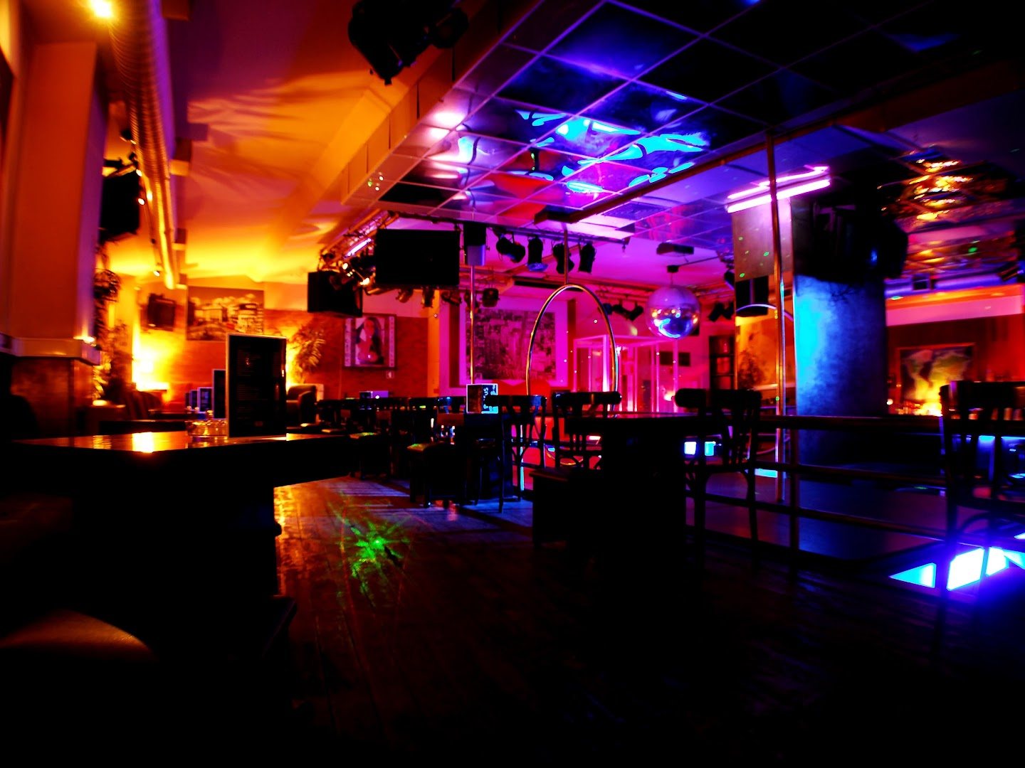 Photus Strip Club - Nightclub in Lisbon, Portugal
