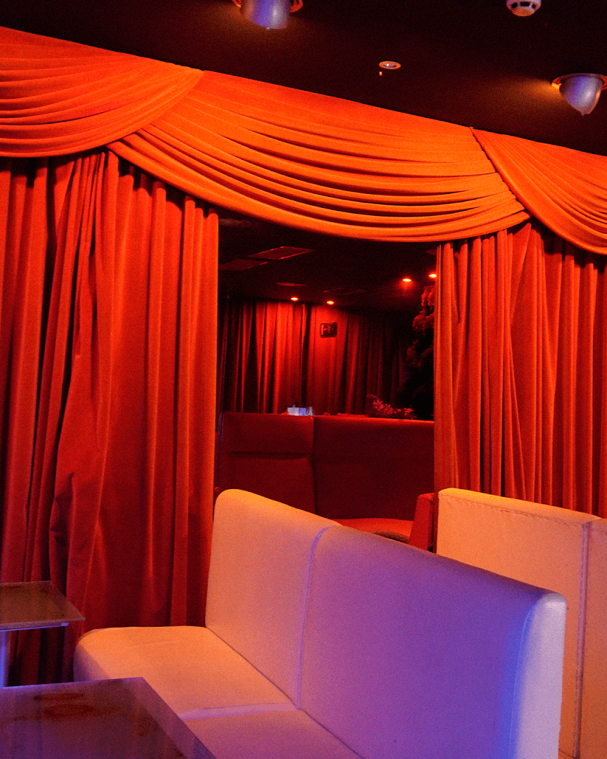 Space Night Club Porto - Nightclub in Porto, Portugal
