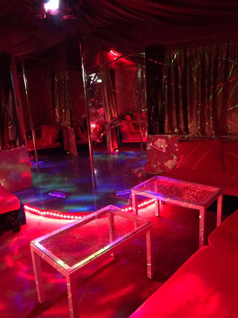 Night Club Iceberg - Nightclub in Bra Ov, Romania