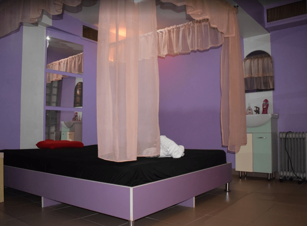 Dessiree - Erotic Massage in Bucharest, Romania