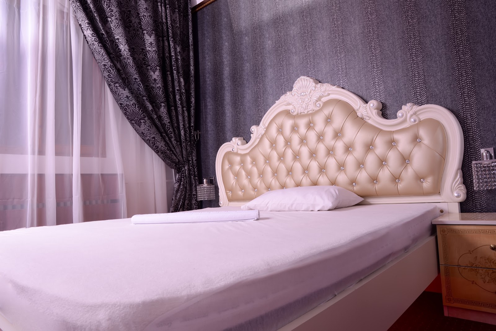Royal Place - Erotic Massage in Bucharest, Romania