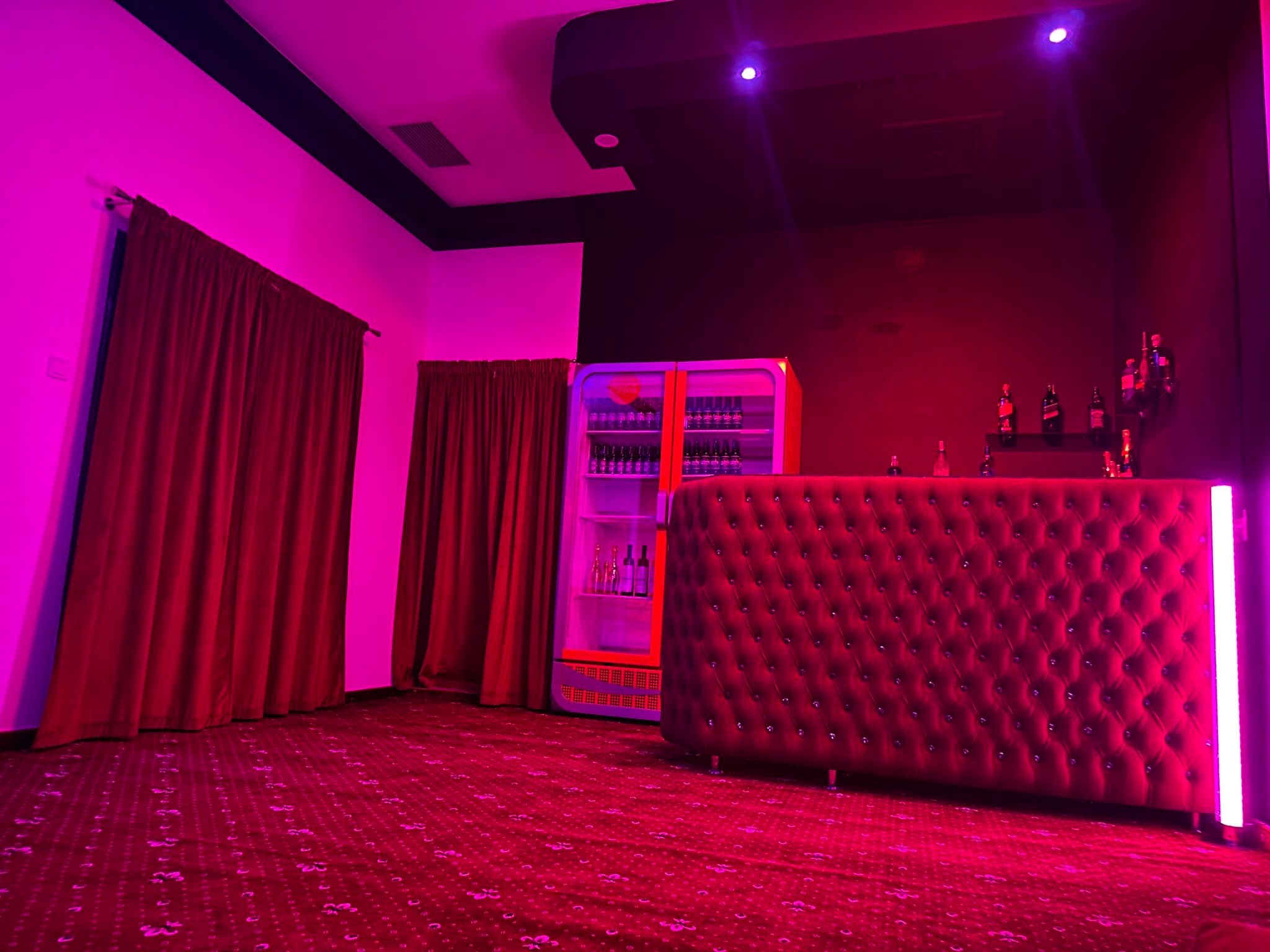 Cleopatra - Night Club & Masaj Erotic Oradea - Erotic Massage in Oradea, Romania