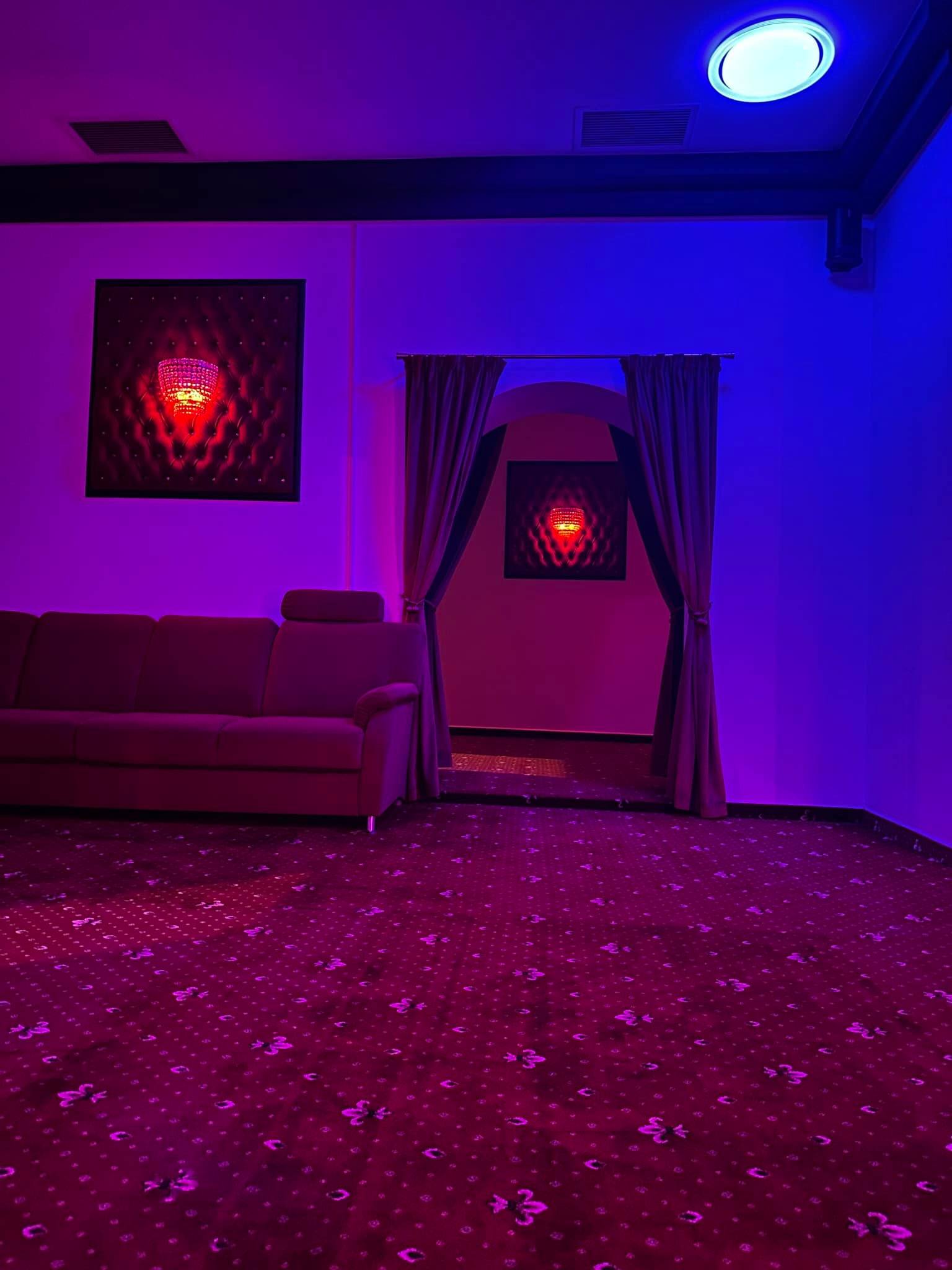 Cleopatra - Night Club & Masaj Erotic Oradea - Erotic Massage in Oradea, Romania