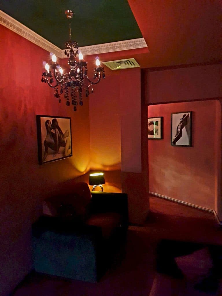 Club Black Magnolia By Deja Vu Pitesti - Nightclub in Pite Ti, Romania