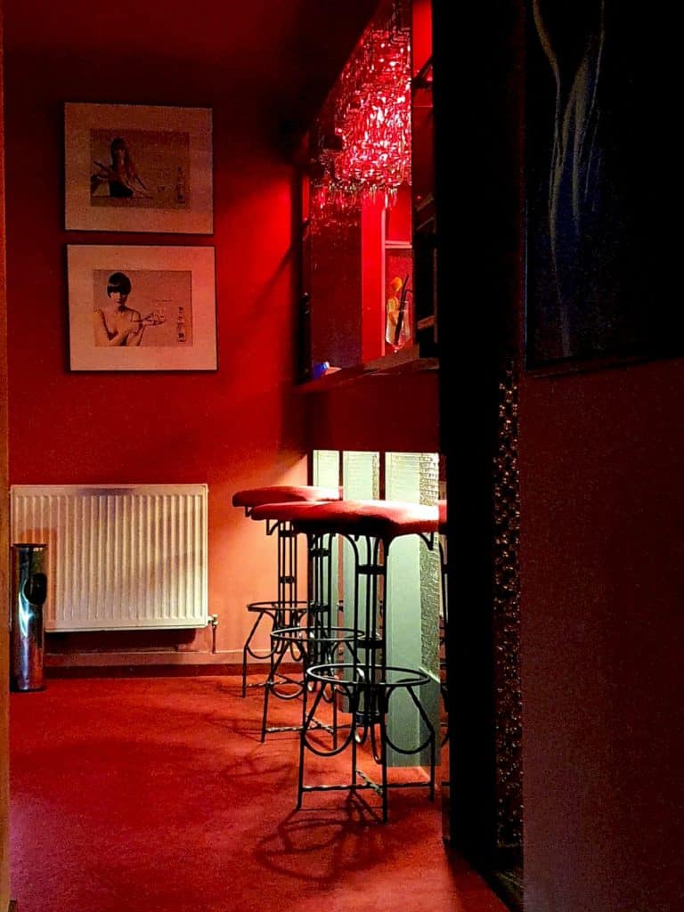 Club Black Magnolia By Deja Vu Pitesti - Nightclub in Pite Ti, Romania