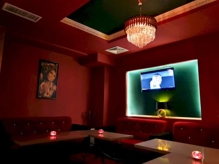 Club Black Magnolia By Deja Vu Pitesti - Nightclub in Pite Ti, Romania