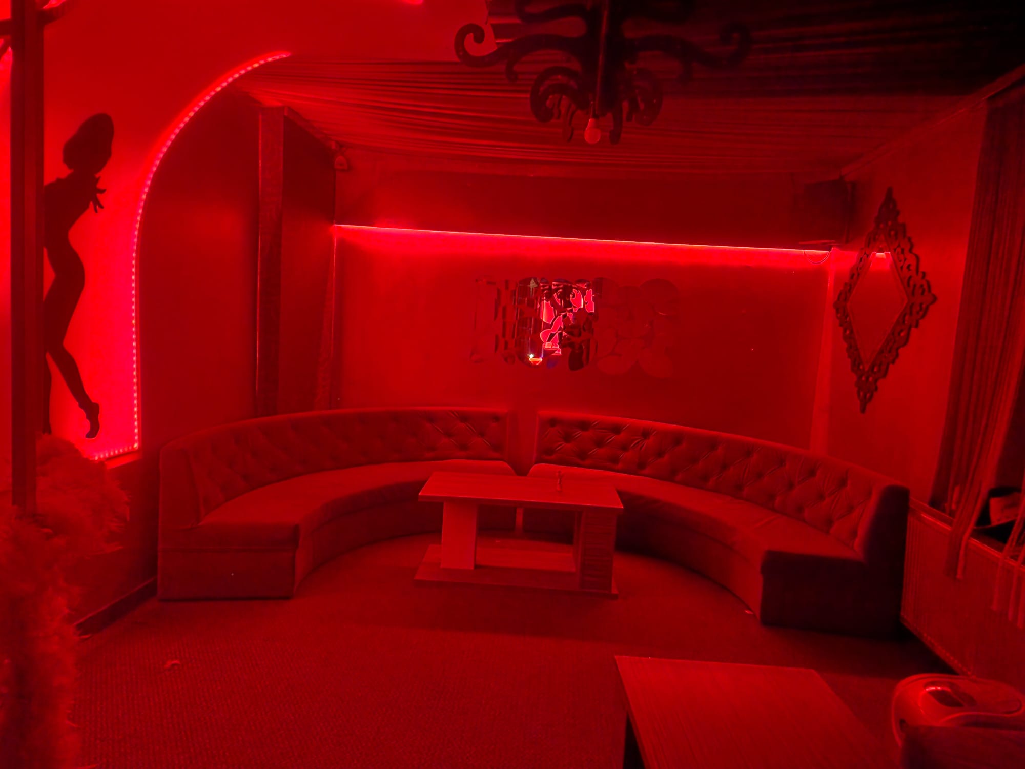 Pussycat Night Club - Nightclub in Pite Ti, Romania
