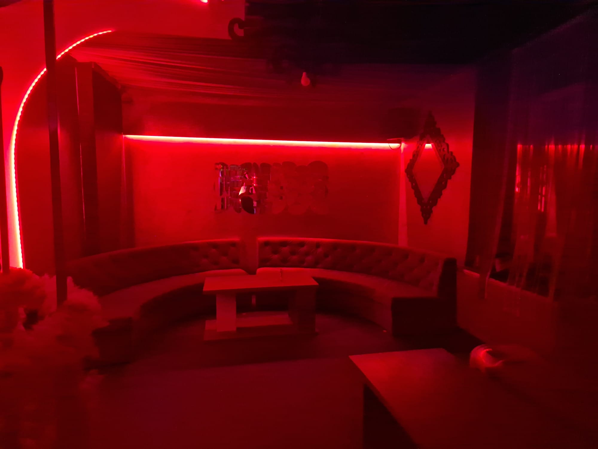 Pussycat Night Club - Nightclub in Pite Ti, Romania