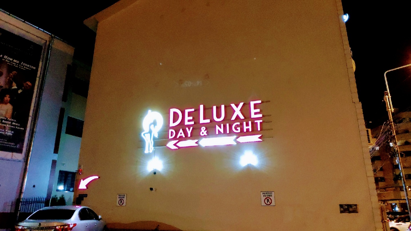 Club De Luxe Day & Night - Nightclub in Ploie Ti, Romania