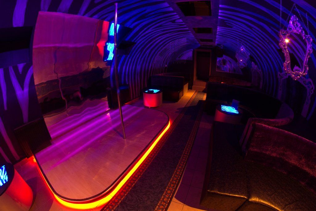 Night Club Blue Moon - Nightclub in Sibiu, Romania