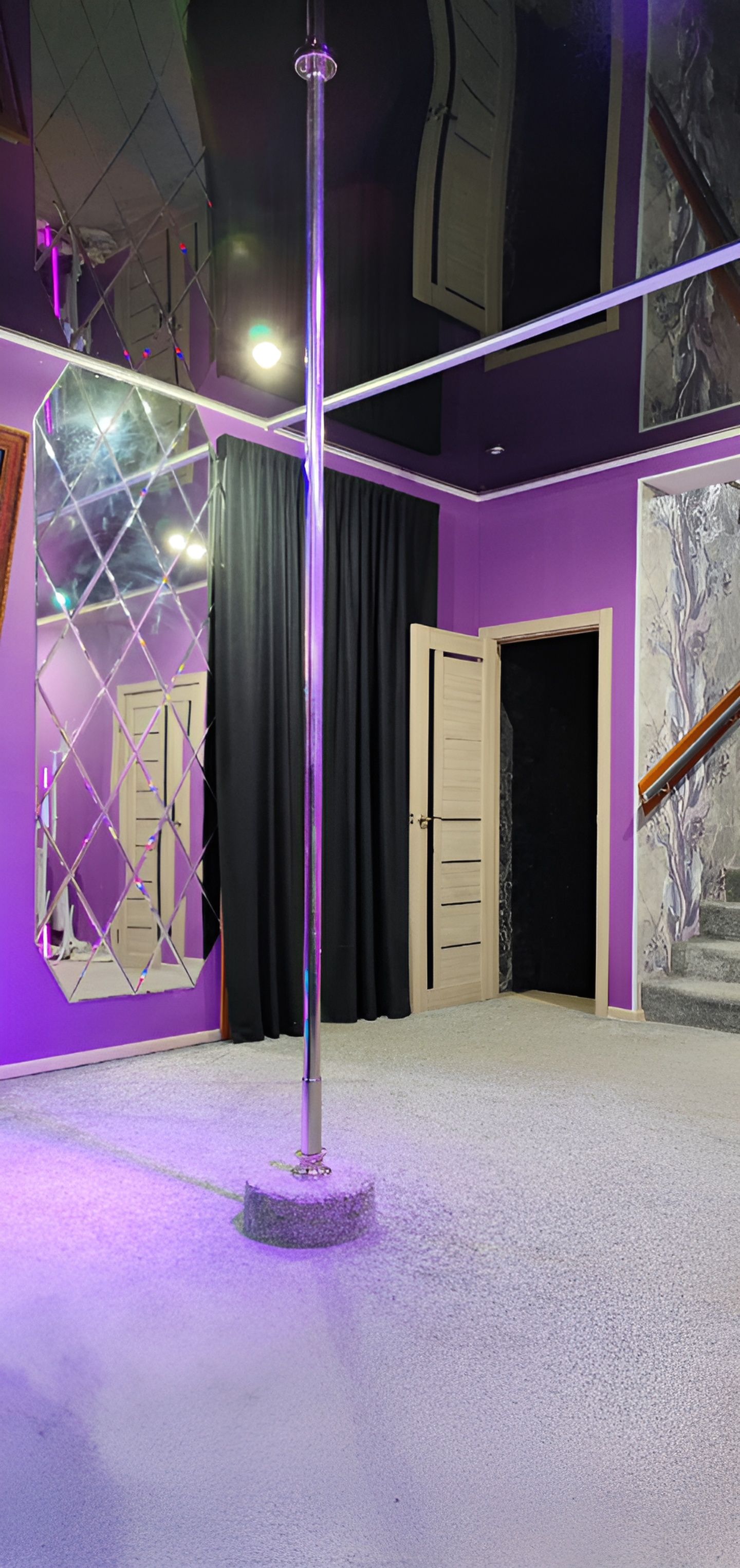 Aristocrat Men's Club - Nightclub in Almetyevsk, Russia