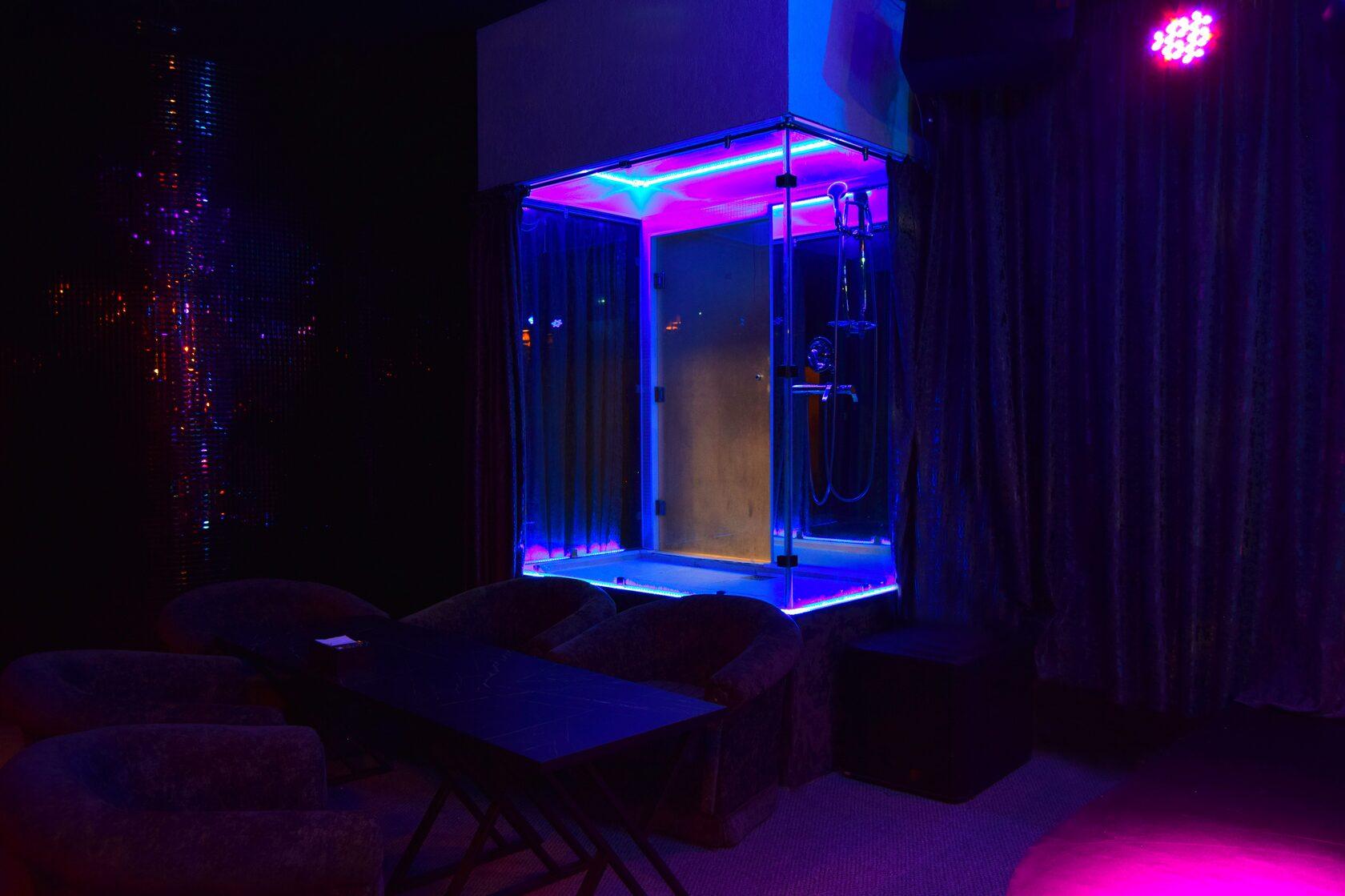Cheshire Cat Strip Cabaret - Nightclub in Barnaul, Russia