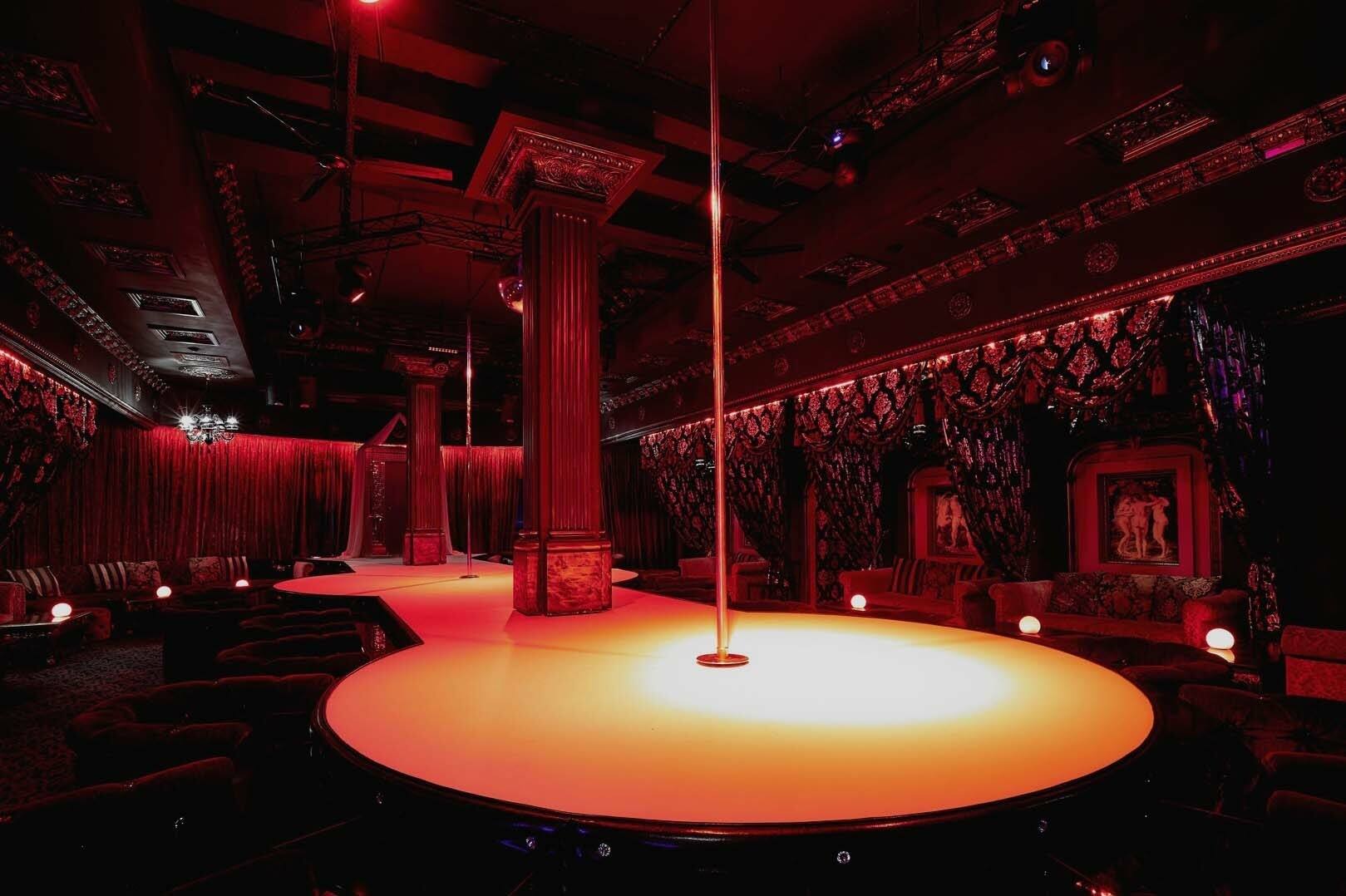 Striptiz Klub Charli - Nightclub in Barnaul, Russia