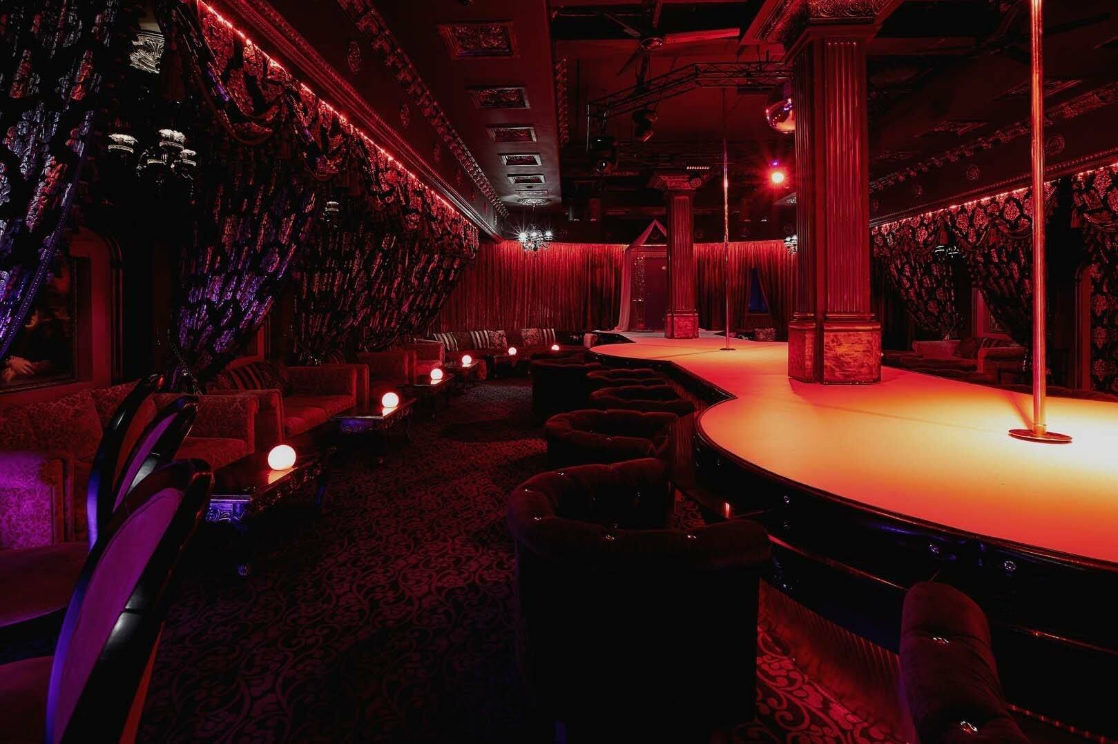 Striptiz Klub Charli - Nightclub in Barnaul, Russia