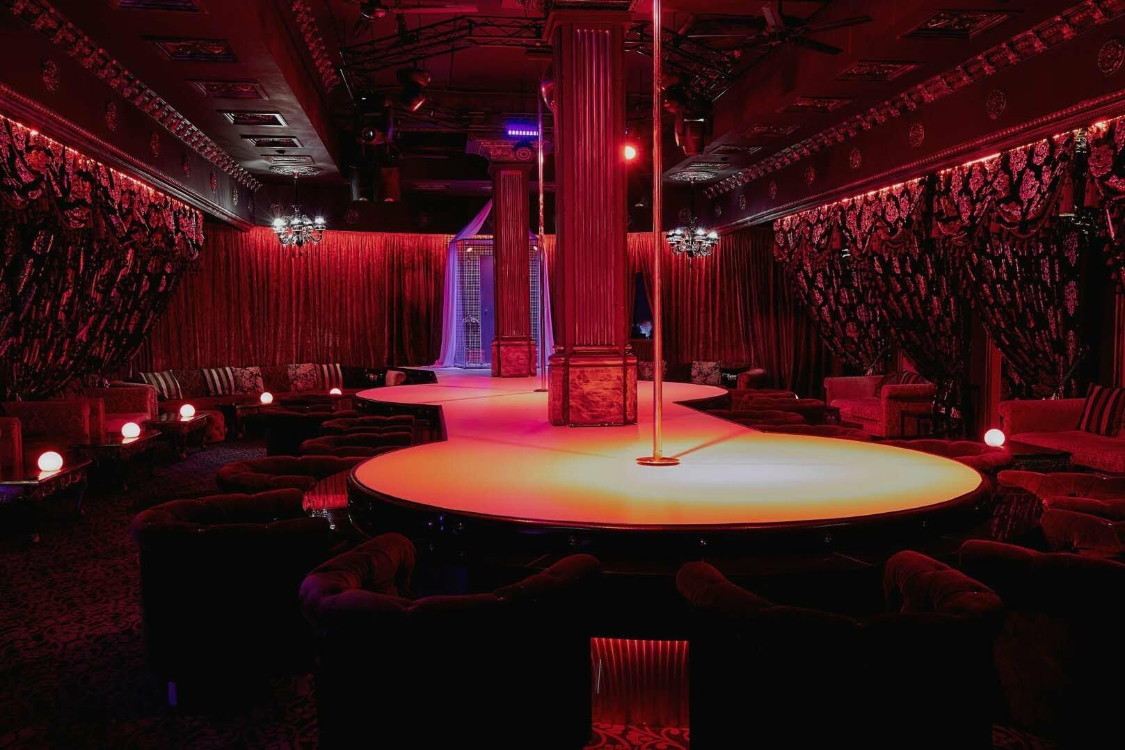 Striptiz Klub Charli - Nightclub in Barnaul, Russia