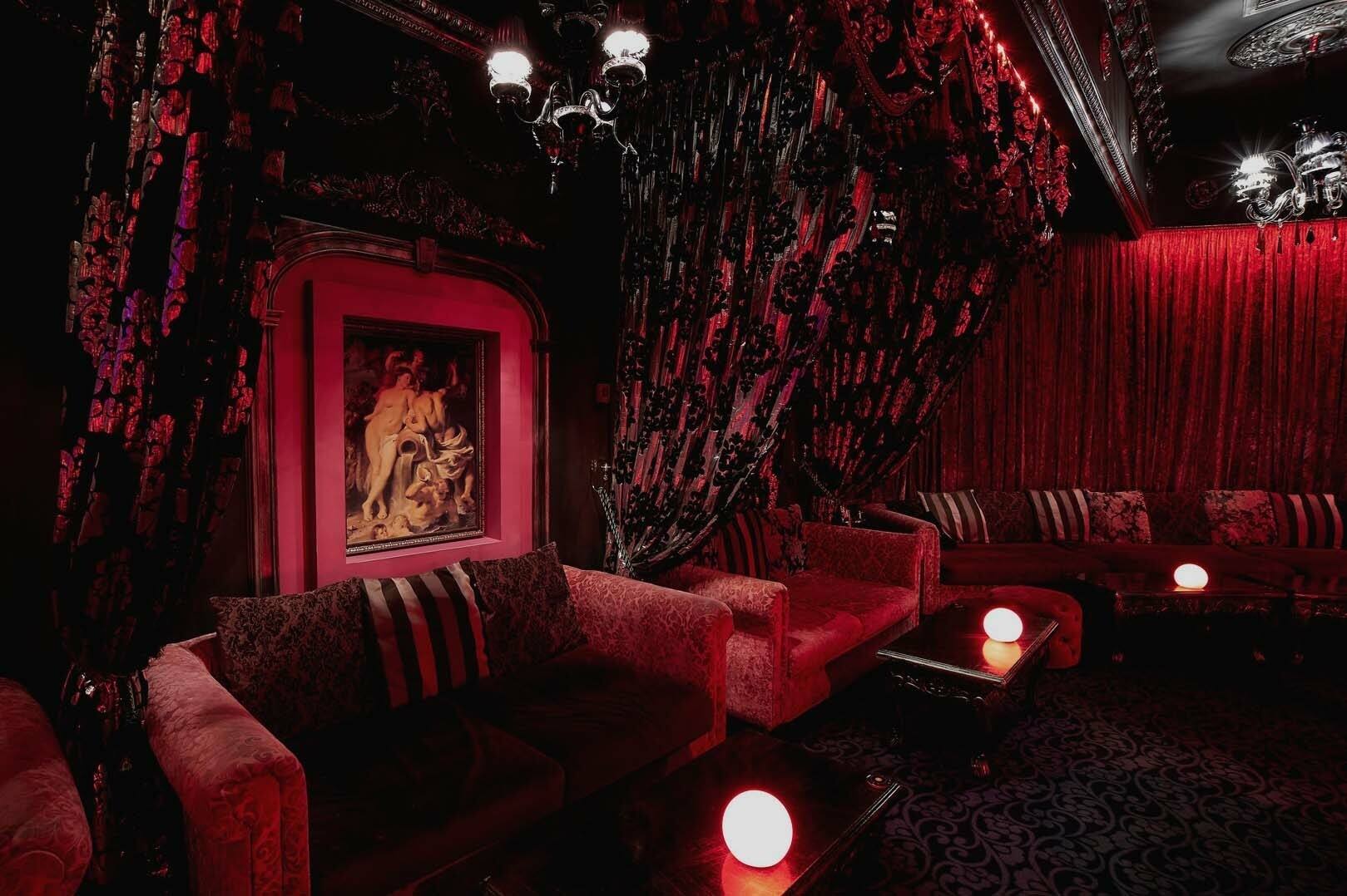 Striptiz Klub Charli - Nightclub in Barnaul, Russia