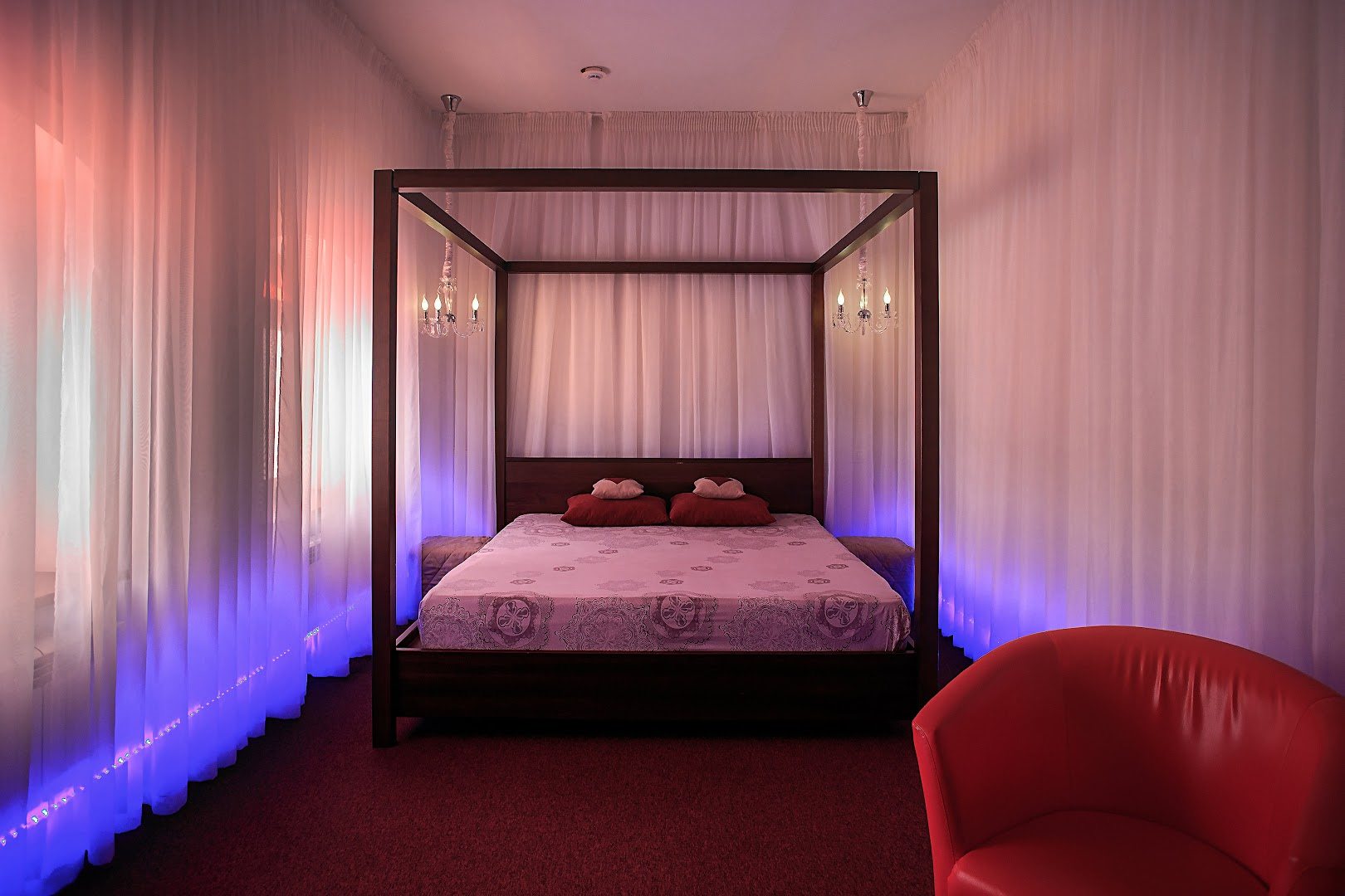 Le Theatre - Erotic Massage in Chelyabinsk, Russia