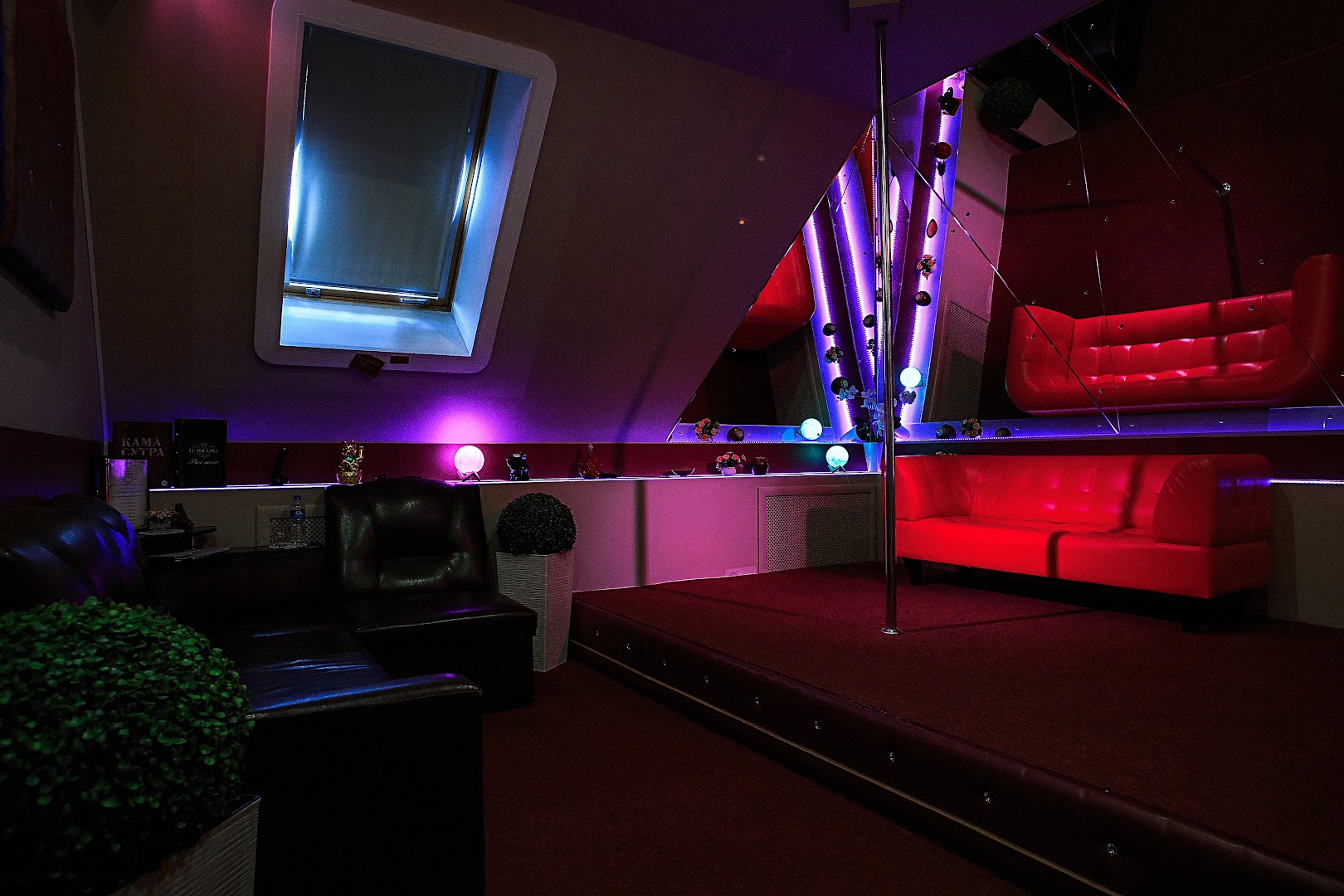 Le Theatre - Erotic Massage in Chelyabinsk, Russia