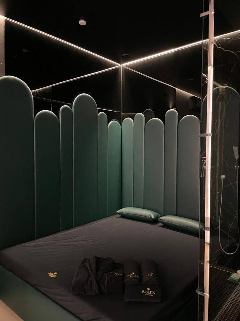 Rolex Men'S Club - Erotic Massage in Chelyabinsk, Russia