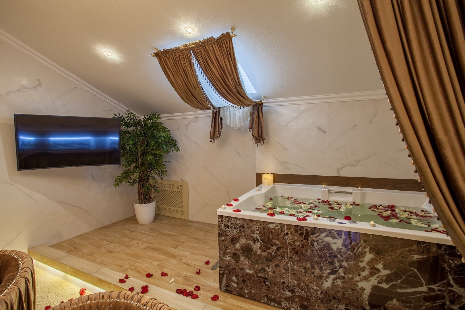 Salon Tayskogo Massazha Relaks - Erotic Massage in Gelendzhik, Russia