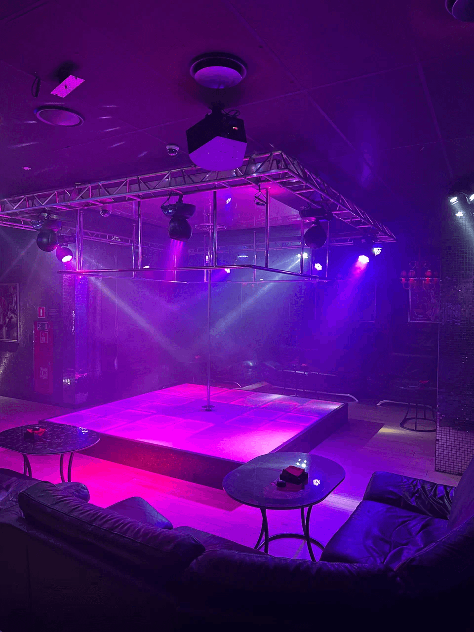 Strip Club Zazhigalka (Ivanovo) - Nightclub in Ivanovo, Russia