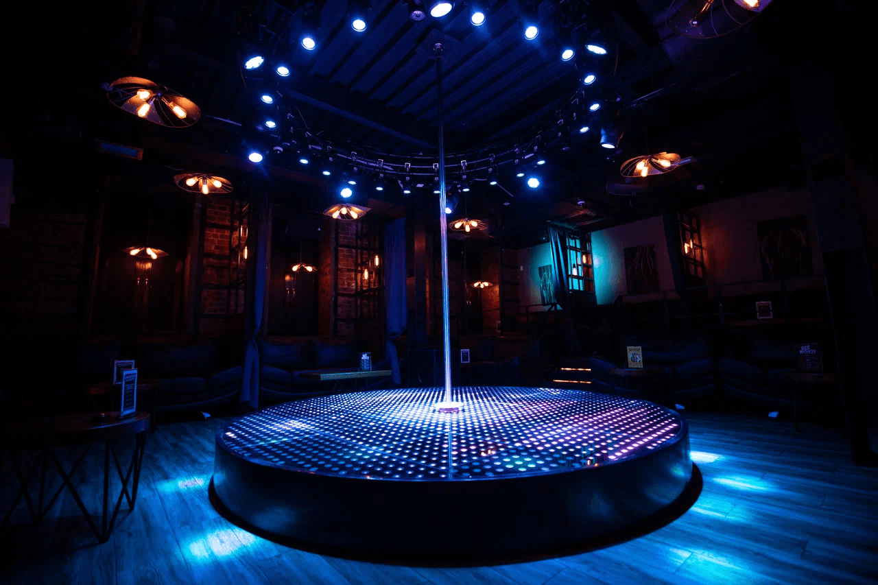 Стриптиз-клуб Zажигалка (Zazhigalka Izhevsk) - Nightclub in Izhevsk, Russia