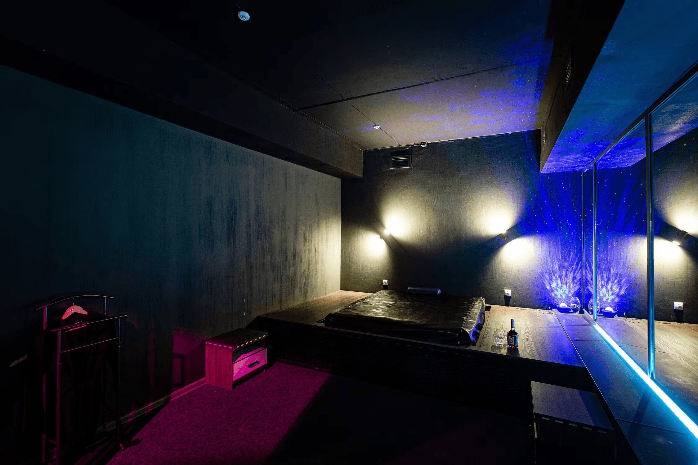Diamond's Men's Club (Kazan) - Erotic Massage in Kazan, Russia