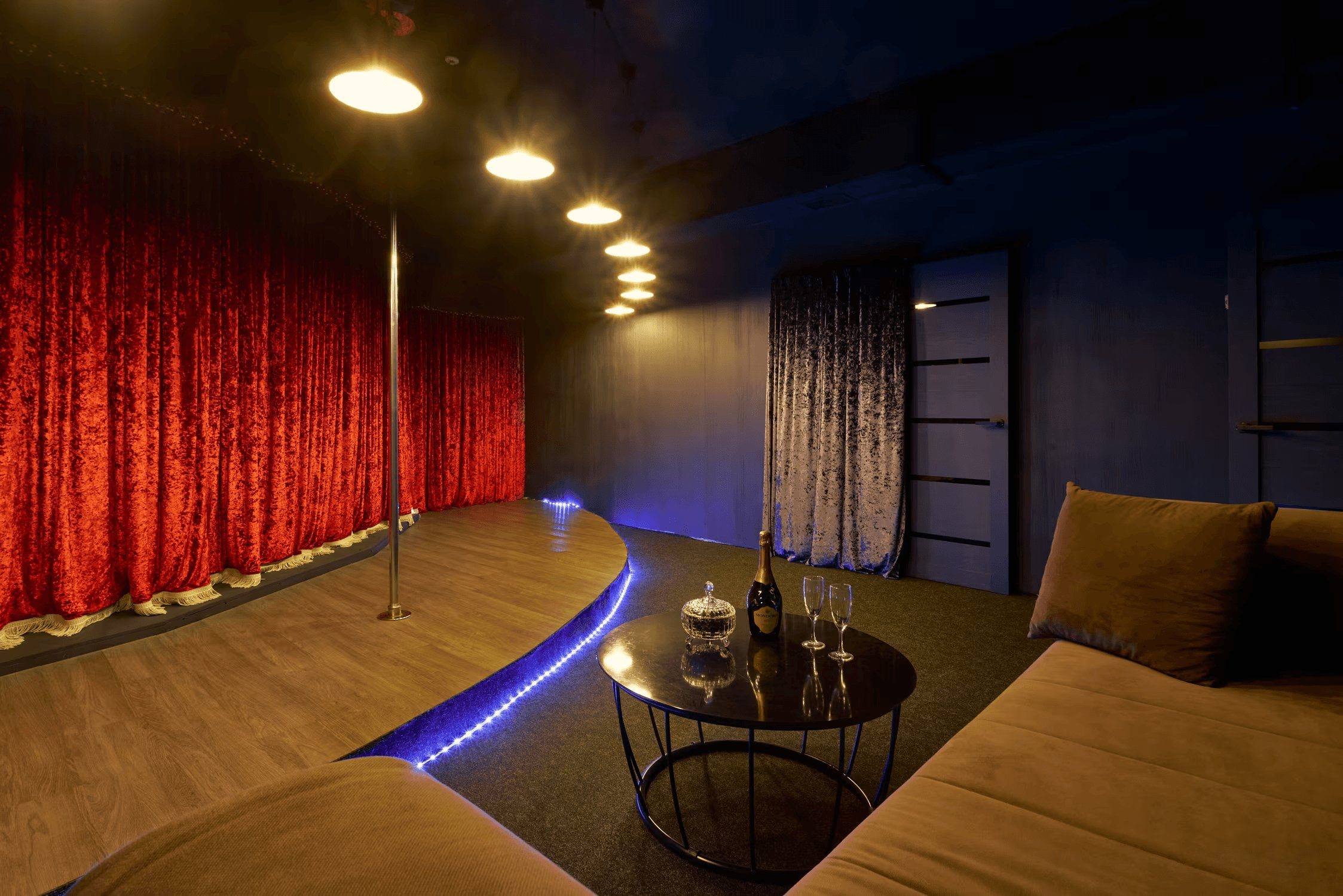 Diamond's Men's Club (Kazan) - Erotic Massage in Kazan, Russia