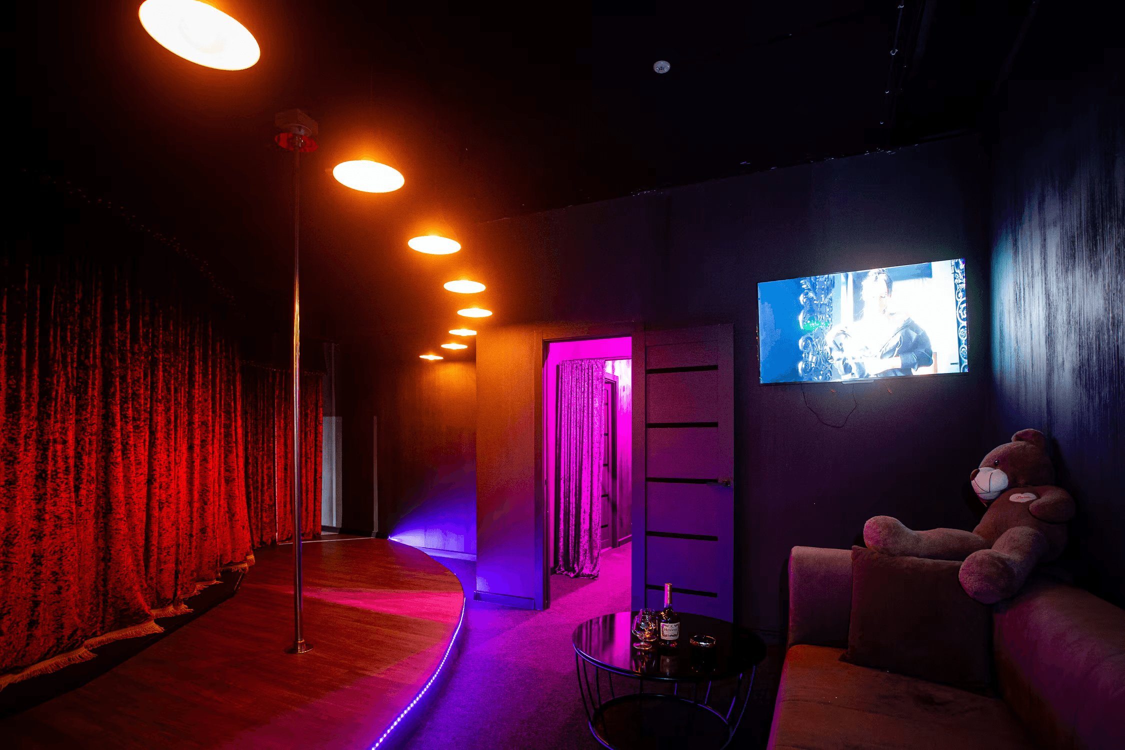Diamond's Men's Club (Kazan) - Erotic Massage in Kazan, Russia